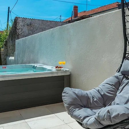 Donato With Jacuzzi וילה *