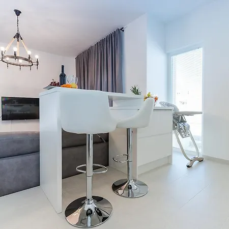 Donato With Jacuzzi *