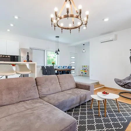 Donato With Jacuzzi * Ζαντάρ