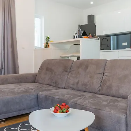 Donato With Jacuzzi * Ζαντάρ