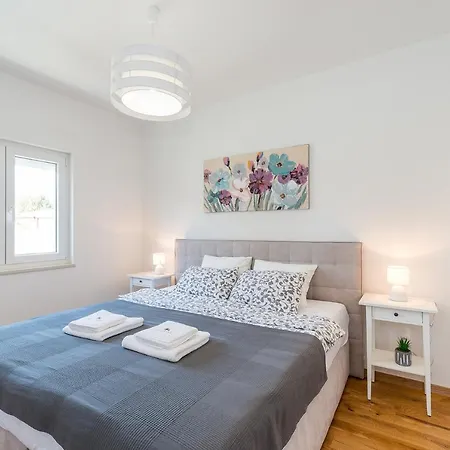 Βίλα Donato With Jacuzzi Ζαντάρ