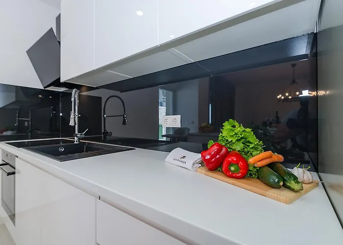 Donato With Jacuzzi Villa